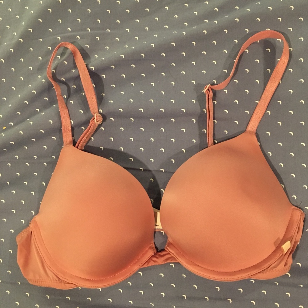 Victoria’s Secret bra size 32C